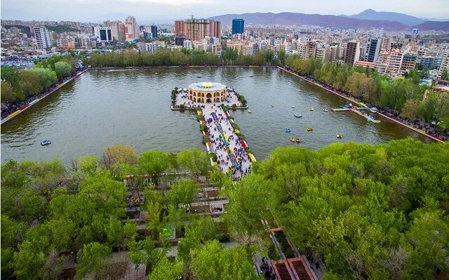 تبریز چت؛ از چایخانههای تاریخی تا گفتگوی آنلاین